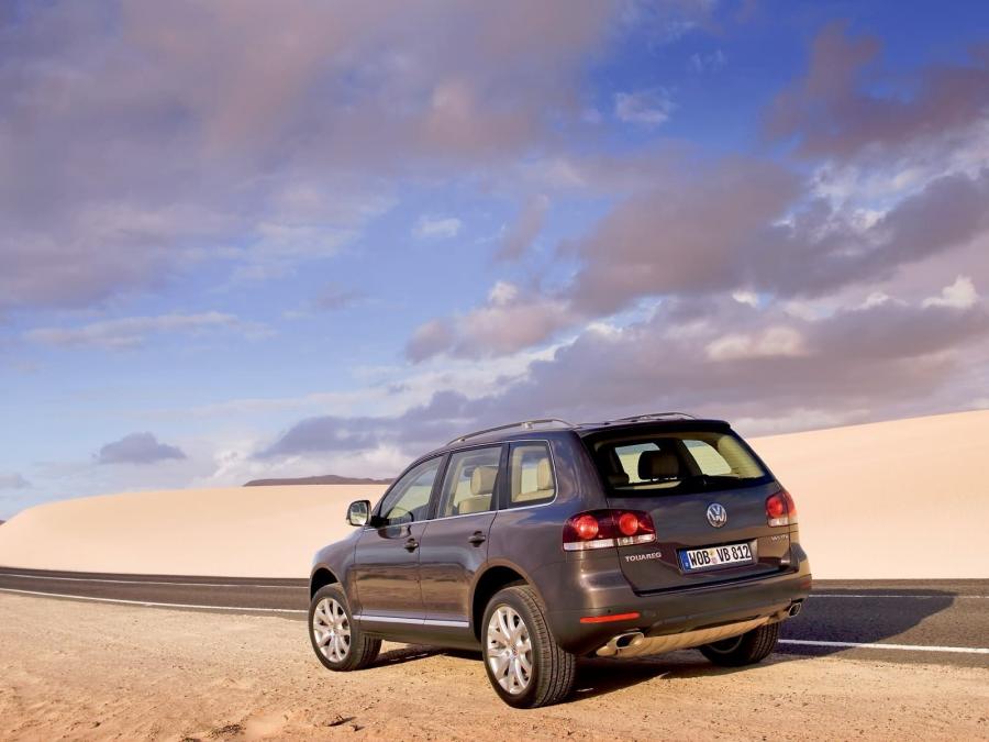  Volkswagen Touareg V10 TDi 2007 года  (фото 4 из 37)